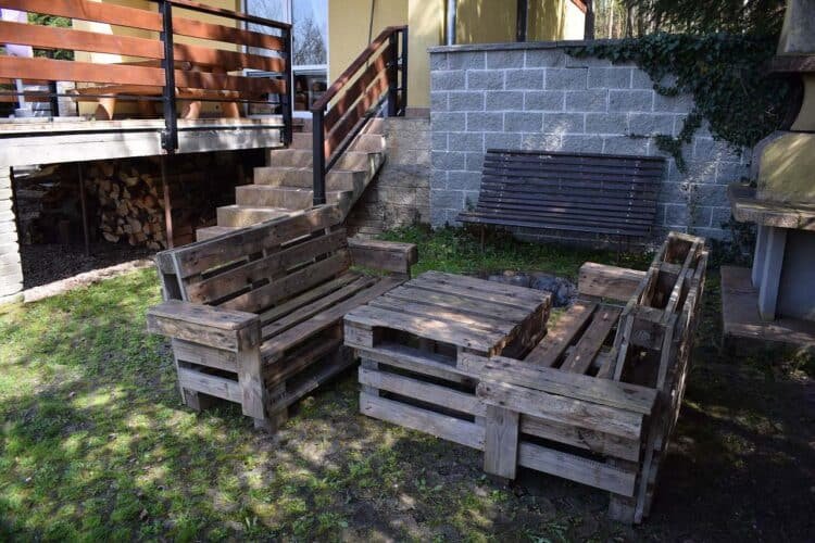 chata-roudna-u-luznice-venkovni-posezeni-u-ohniste-a-krbu-ed5c-