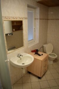 chata-u-reky-luznice-roudna-koupelna-245e-