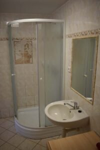 chata-u-reky-luznice-roudna-koupelna-8a3e-