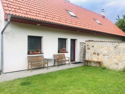 pohled-pred-apartman-prizemi-0c68-