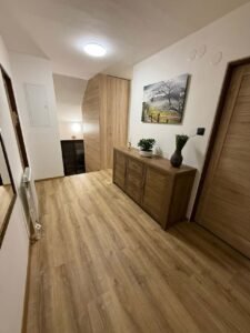 apartmany-zvole-hlavni-chodba-6872-e930-1117868