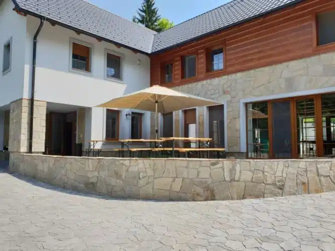 39014966_2431703213722972_5439060070128156672_n-1