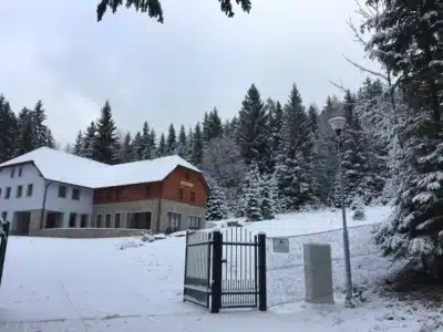 b-img-5a2e76d02f13e-1